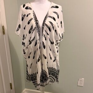 Band of Gypsies Black and White Patterned Kimono